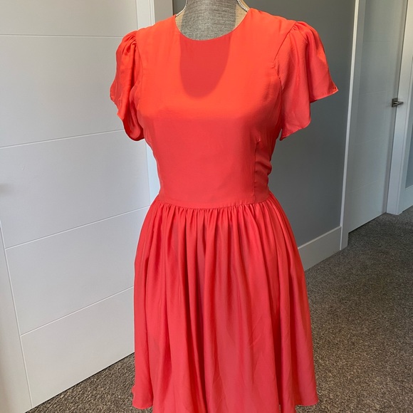 Aritzia Dresses & Skirts - Aritzia Talula Coral Dress with Pockets